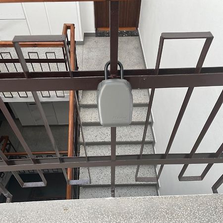 Ferienwohnung Kawalerka Premium B 30M2 - Po Remoncie - Nowa! Warschau Exterior foto